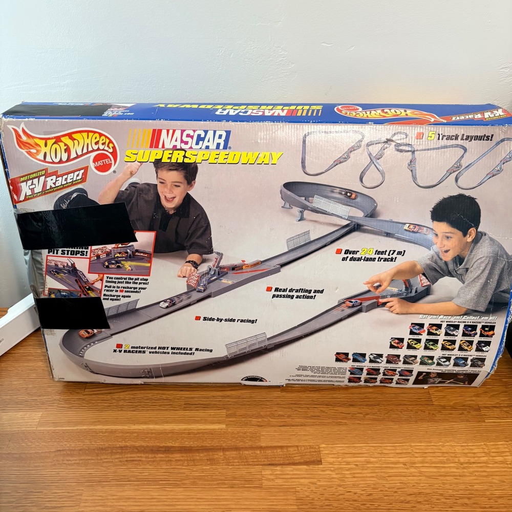 Hot Wheels NASCAR Superspeedway X-V Racers Motorized Track One Car READ FLAWS